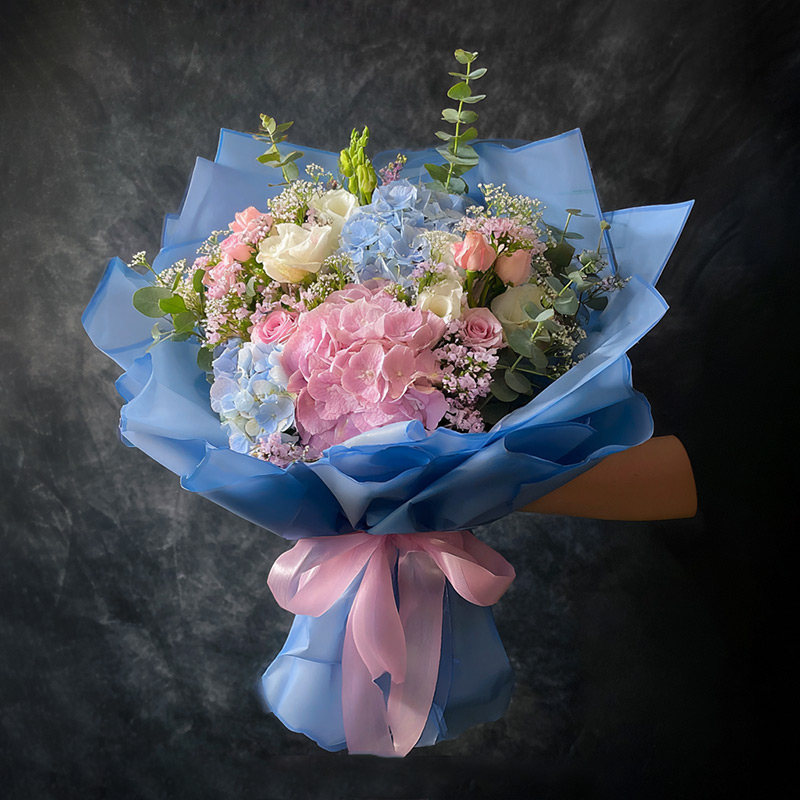 Is Kallang Valentine's Day flower gift box expensive?